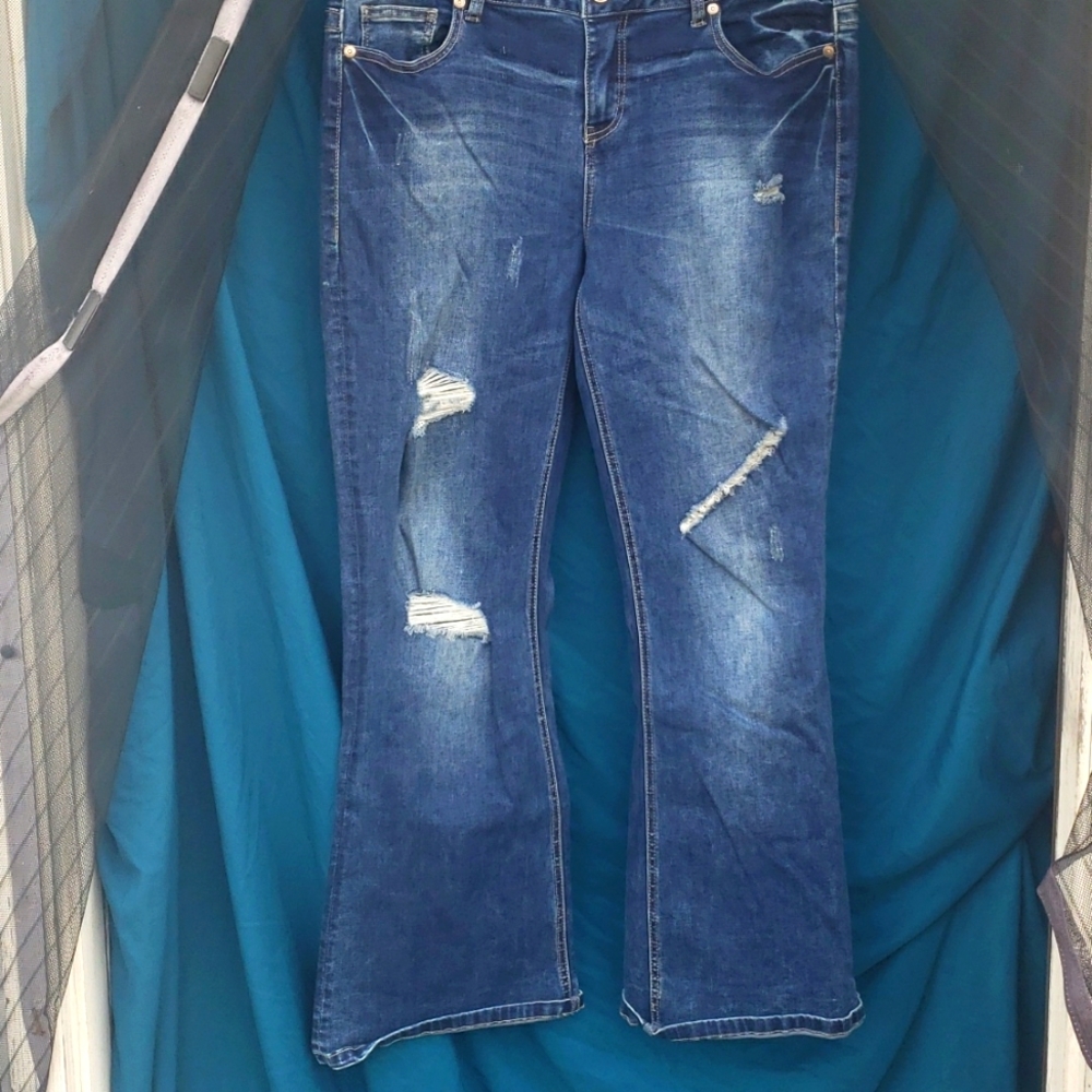 Maurices sozeb13/14 short bootcut jeans
